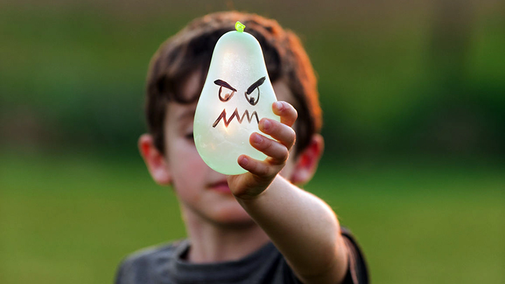 ÇOCUKLARDA YIKICI DAVRANIM BOZUKLUĞU VE DİKKAT ÇEKME